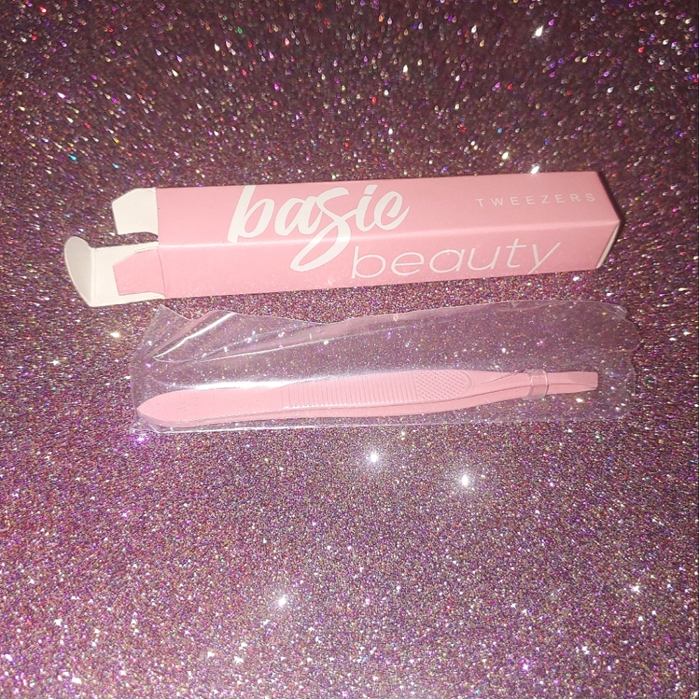 Pink Slant Tweezers Basic Beauty